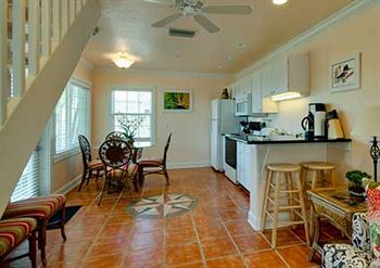 Tropic Isle At Anna Maria Island Inn Bradenton Beach Exterior photo